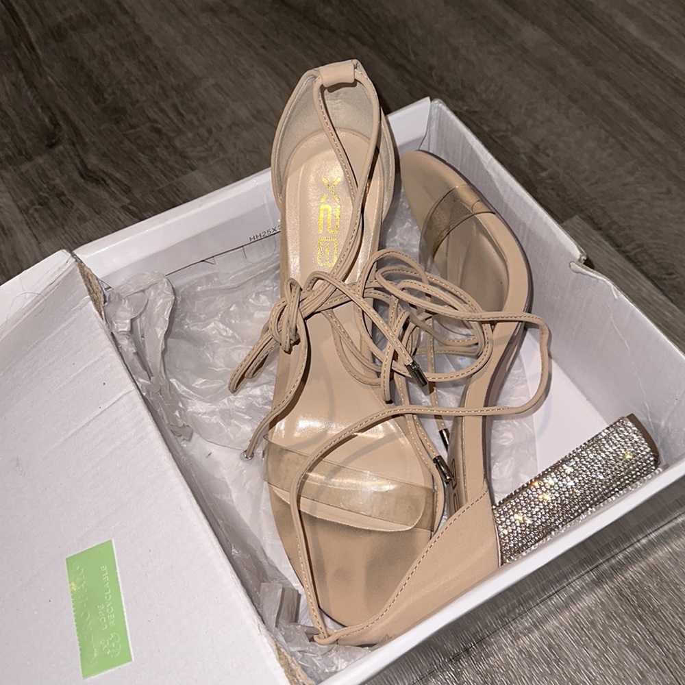 High Heels !! - Picture 4 of 6